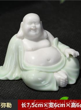 新款像陶瓷弥佛式摆件创意新中客厅办勒公室平安汽车车载人物佛装