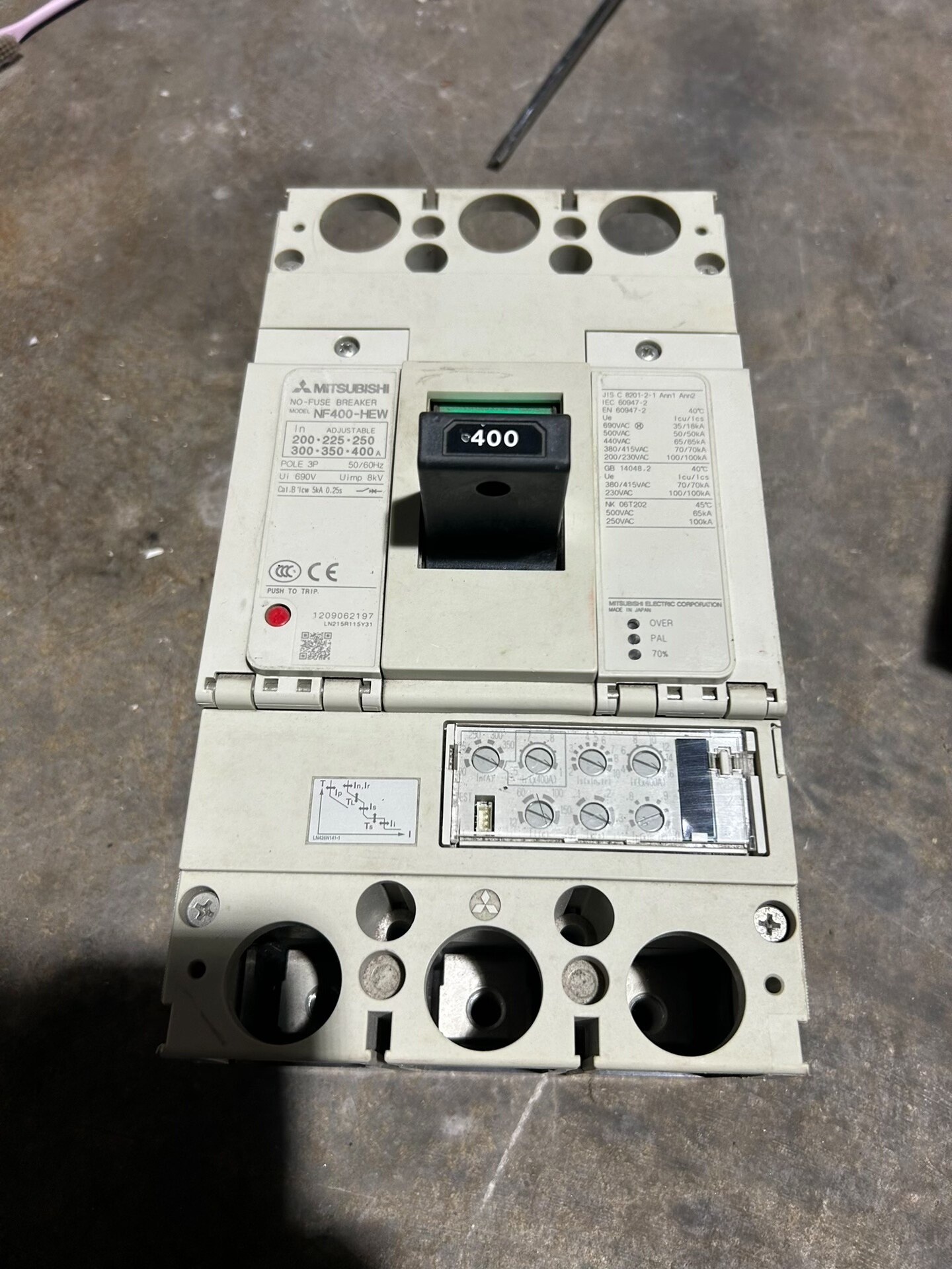 三菱断路器NF-400HEW 3P   400A