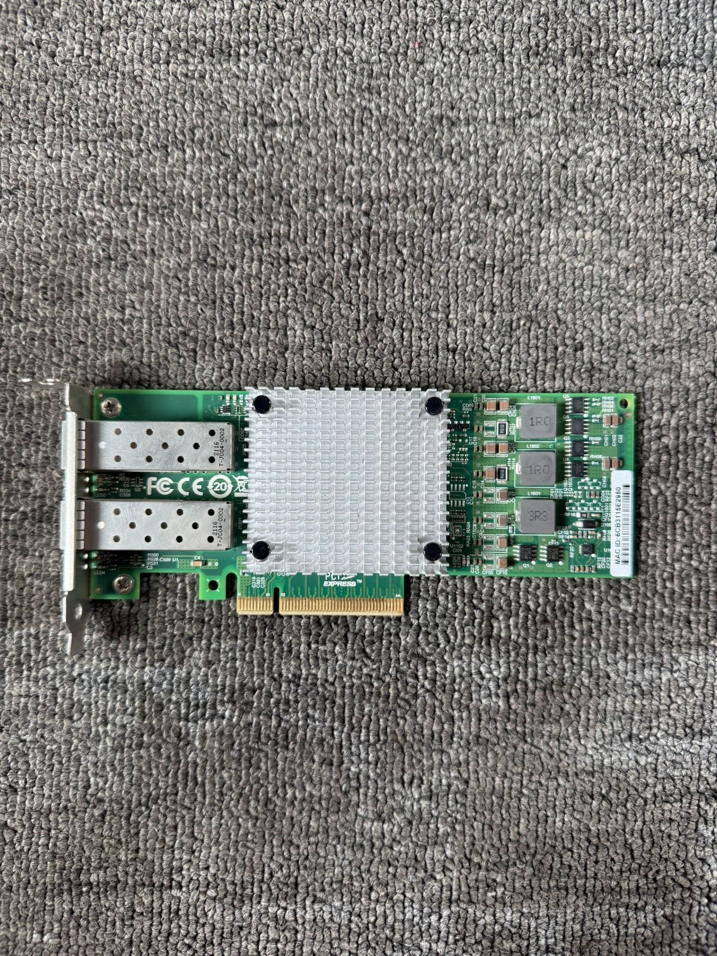 博通BCM 57810 双光口网卡，就一个，不包邮，默认顺丰