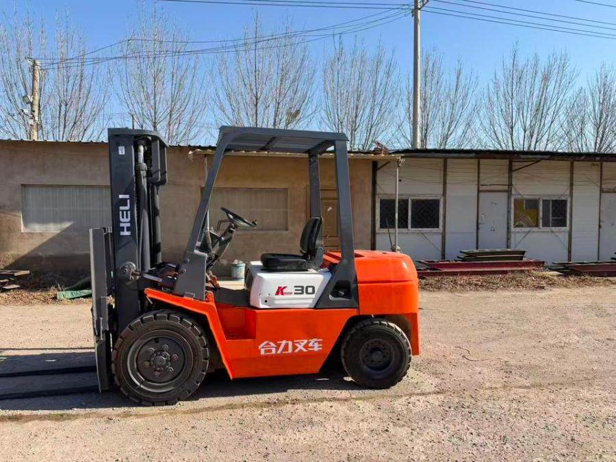 1月27日徐州(委托)资产处置叉车,合力品牌,载重3吨,起升3米,正常使用网络拍卖公告