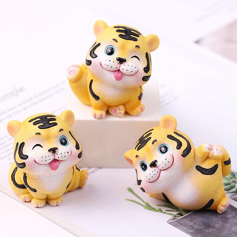 汽车内装饰品通可卡爱老S029虎桌面小公仔虎年内礼品小摆件车饰品