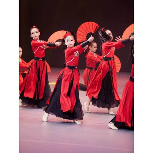 高档雪吟国服风表儿童舞蹈演侠客风开场舞扇子龙舞演出服