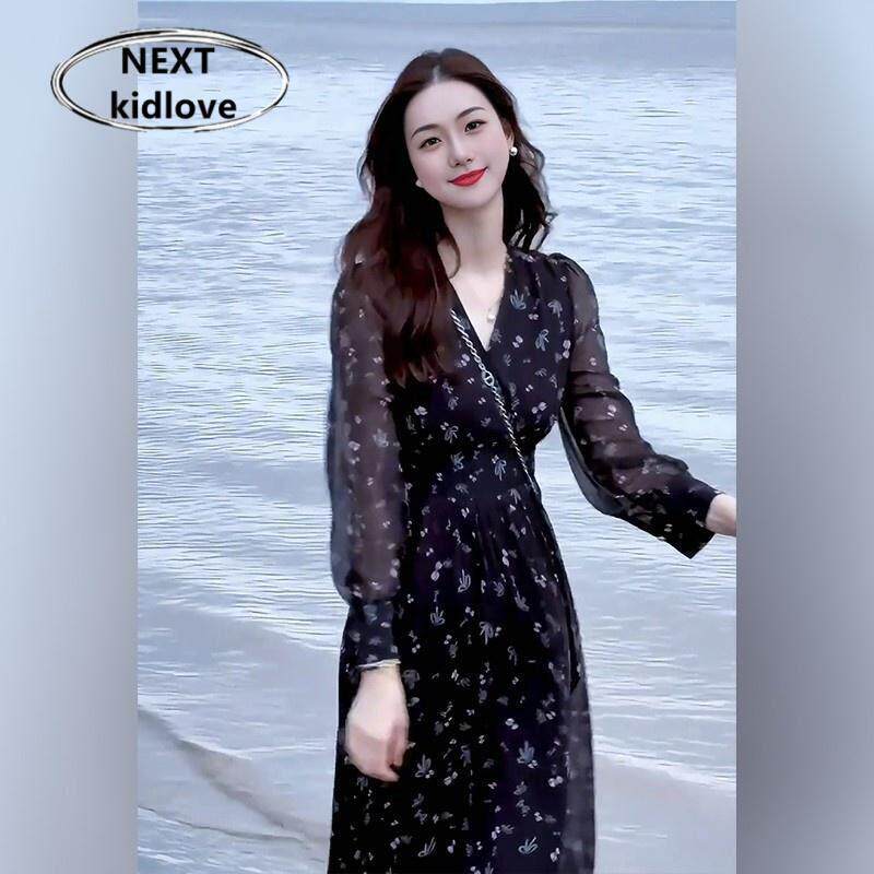 香港黑色碎花收腰雪纺连衣裙女2025春款气质高级感法式收腰长裙子