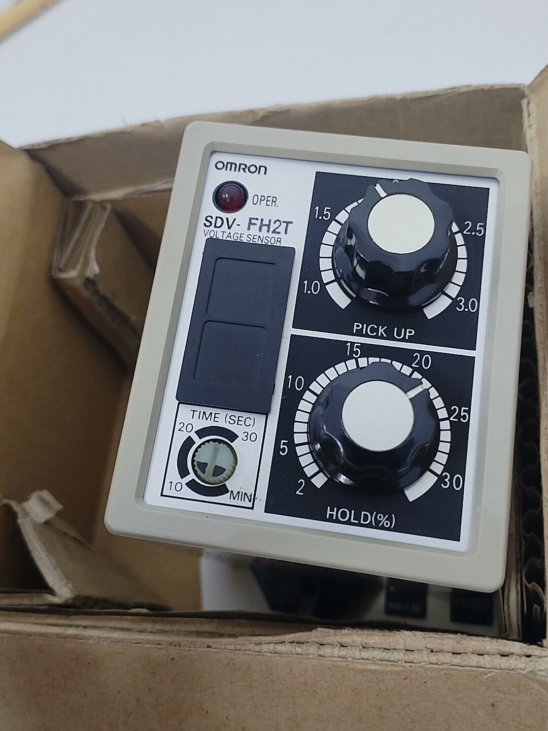 欧姆龙电压传感器SDV-FH2T，DC24V全新原装现货议价