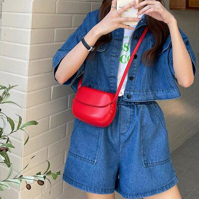 鞍搭2026夏季新款韩国复古ins红色马包斜挎小手包包D8505女百简约
