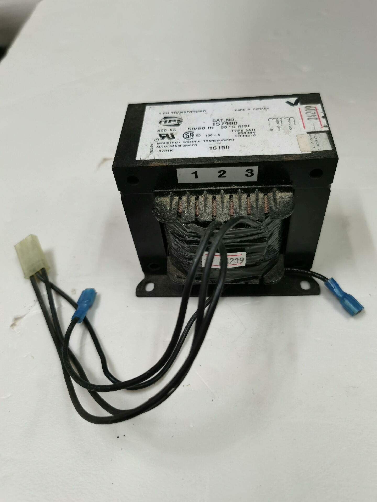 CAT.NO. 157998加拿大自藕变压器400VA