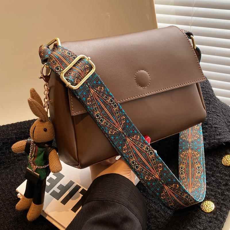 冬季包包新款复古百搭女包高级感时尚单肩包宽肩带斜挎小方包