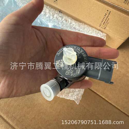 适用五十铃D-MAX 1.9TD发动机喷油器 0445110720 8983320590