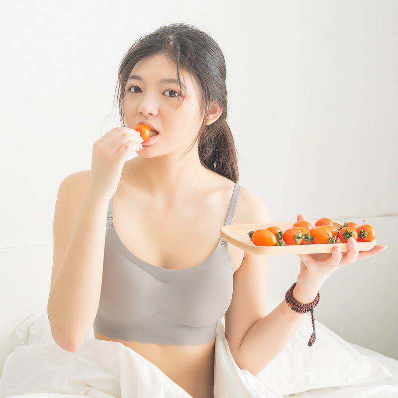 粉底液一片式裸感无痕睡眠内衣女小胸聚拢文胸罩薄款运动吊带背心
