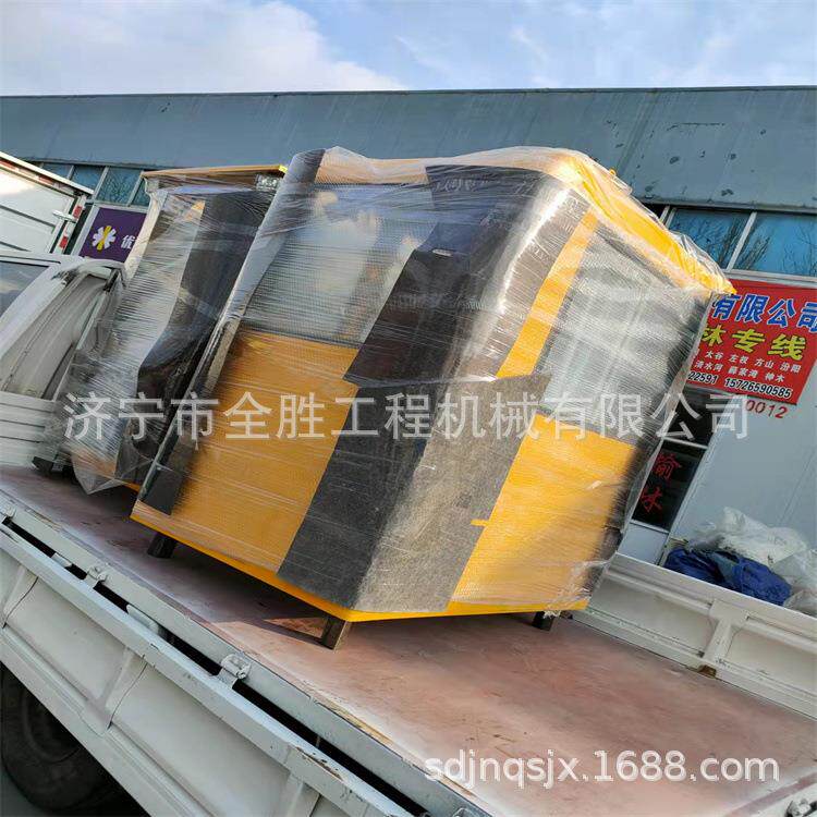 中吊车QY25V操作室驾驶室大总成钢丝绳后尾灯总成