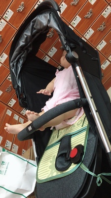 YUYU悠悠第六代和第8代有什么区别?YUYU悠悠第8代轻便婴儿车怎么样?