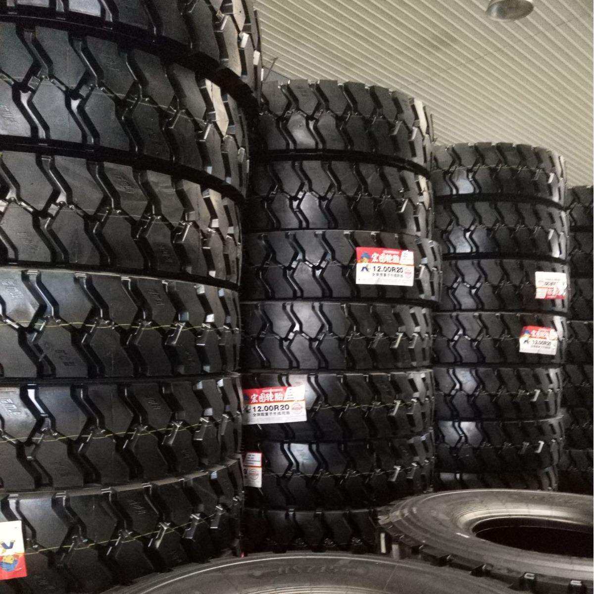 900R20钢丝胎 两块矿山花纹 抗撕裂耐磨性高 载重卡车钢丝轮胎