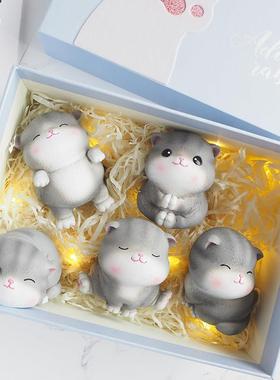 可爱小猫咪摆件治愈系办公室桌面生日2025新款送老师毕业礼物女孩