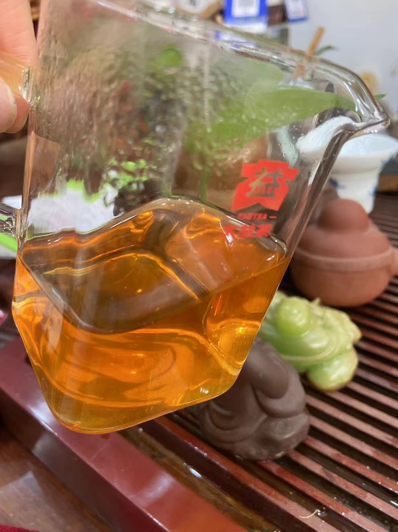 清倉撿漏2004年500克班章古樹茶千年古茶樹老生茶磚 普洱茶 BUASHOP普洱老茶