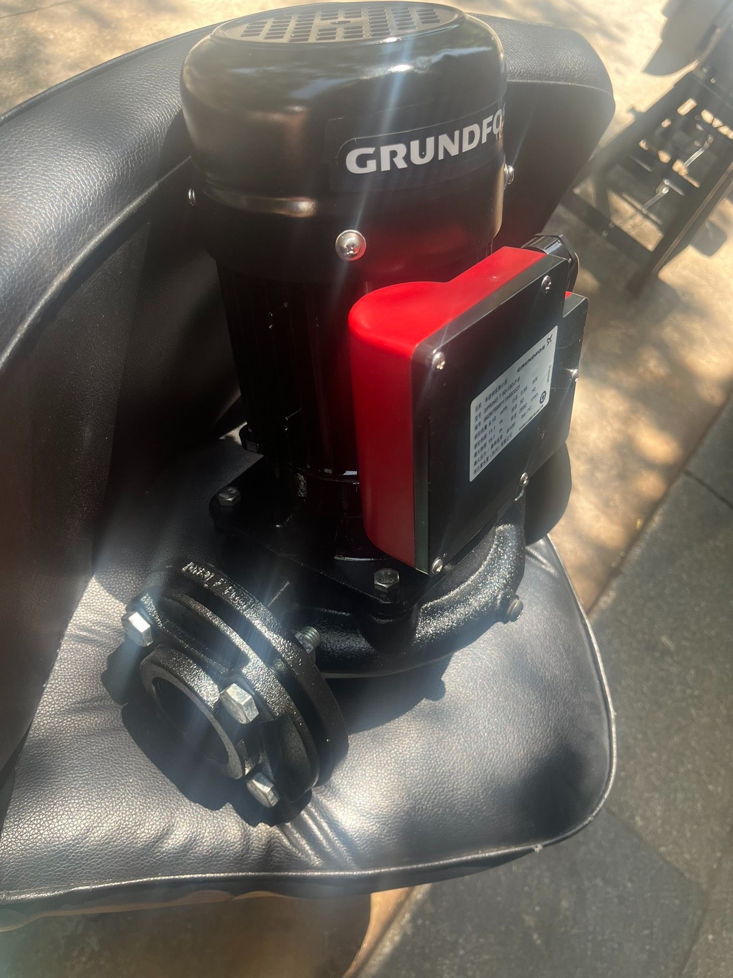 格兰富离心泵循环泵一台、二手拆机成色不错，需要联系