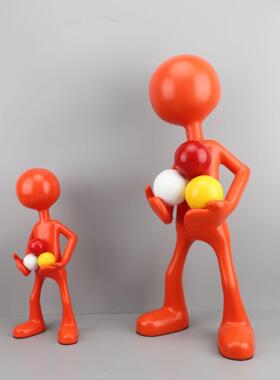 现代创意橙色托球人物摆件板房公室房办客厅样电视柜书家0686居装