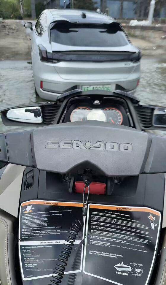 庞巴迪gtx300摩托艇带艇衣艇罩带两个坐垫