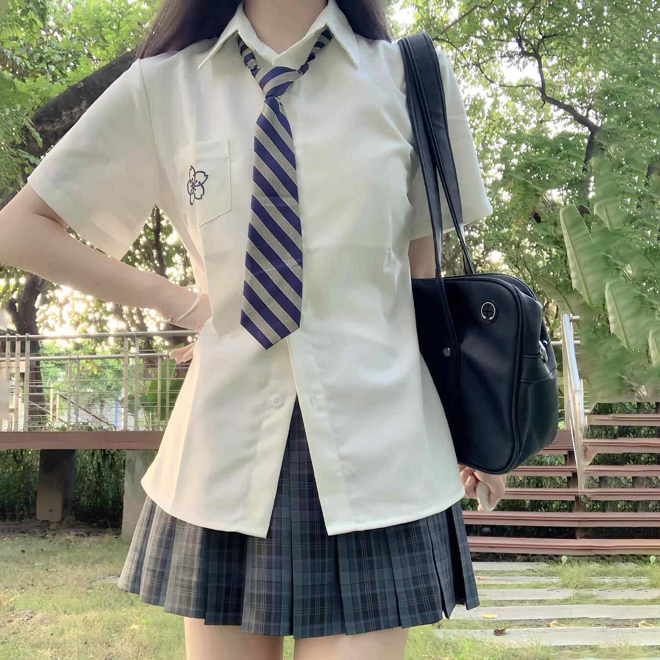 林间萌象原创JK衬衫短袖宽松学院风白刺绣女衬衫夏季班服制服上衣