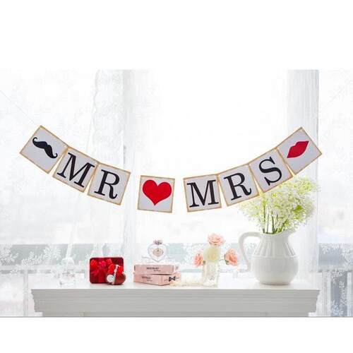 新款直销跨境热卖 mrmrs先生夫人订婚拍照道具 婚庆结婚纸质拉旗