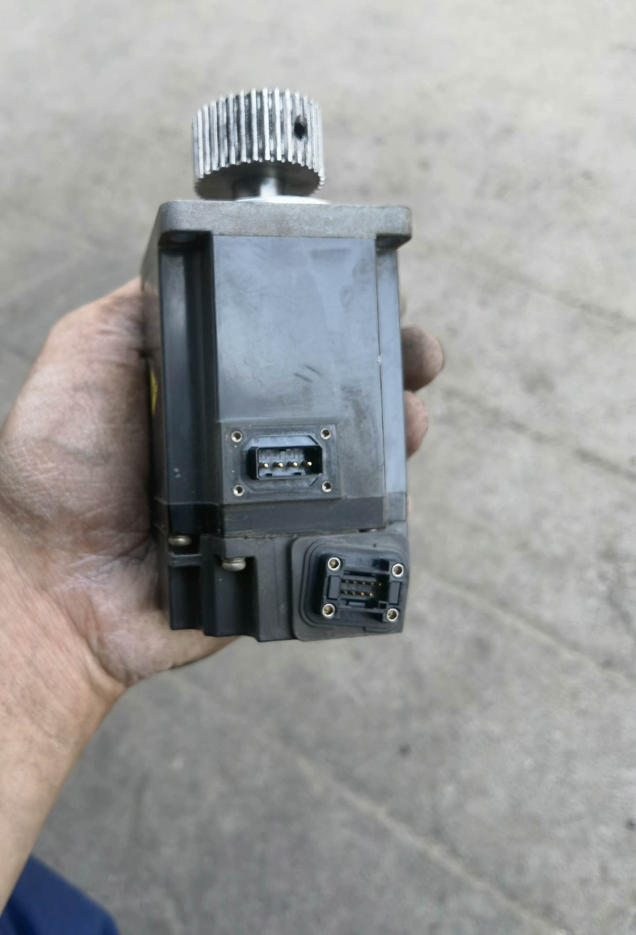 三菱伺服电机，HG-MR43，正常使用中，外观不太好，无拆无