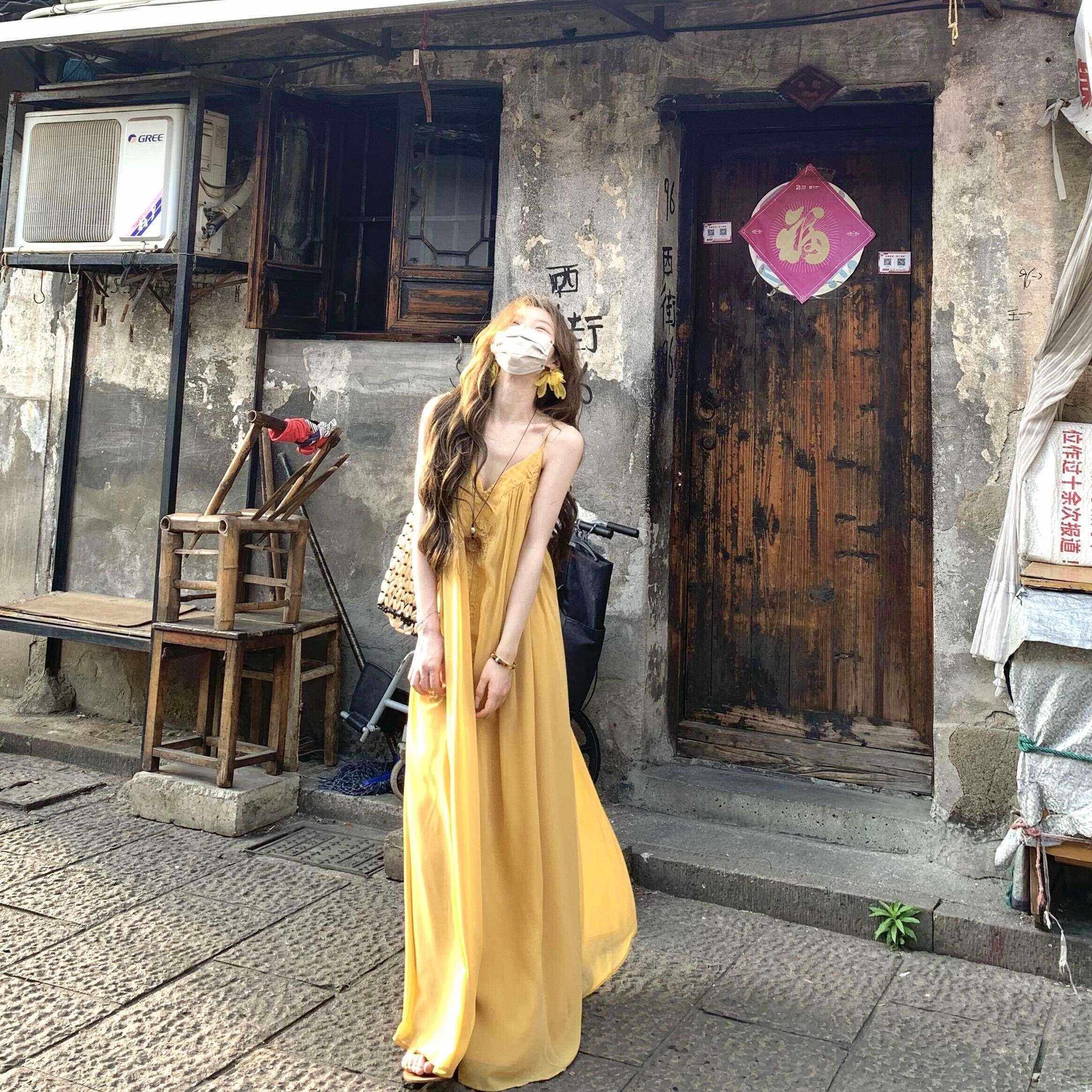 云南大理度假适合拍照洋装女泰国清迈旅游穿搭海岛吊带长裙夏