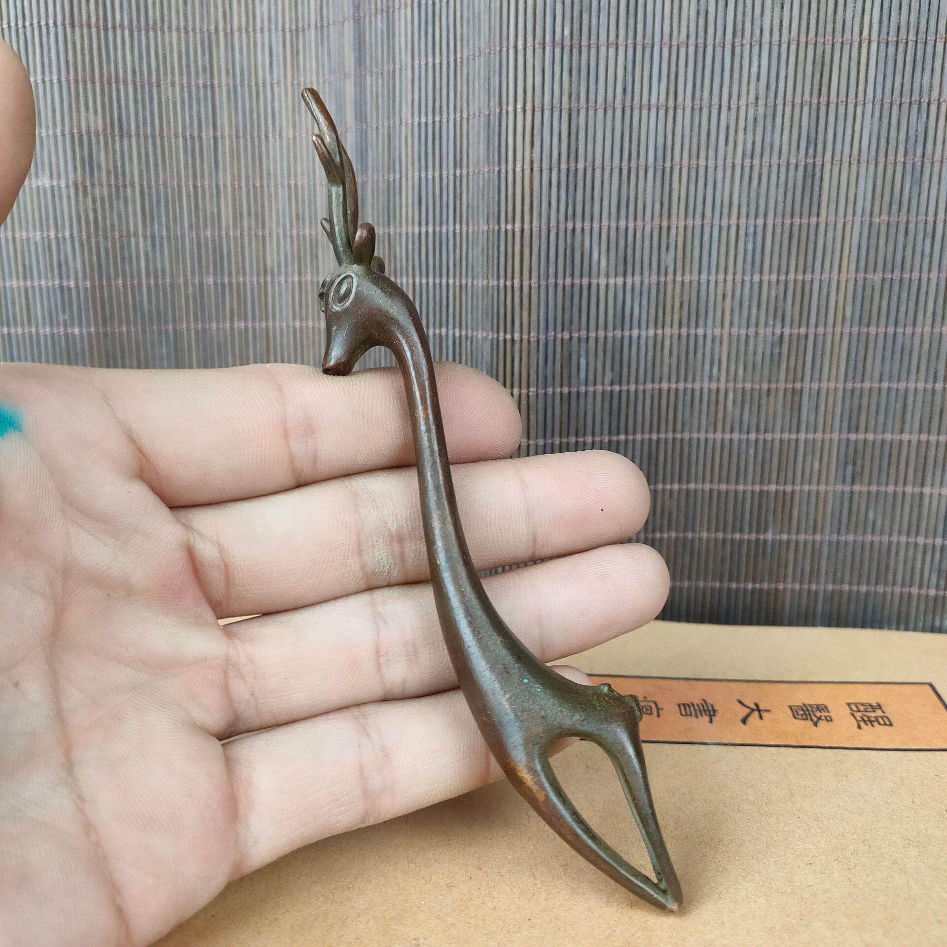 做旧仿古铜长颈鹿手把件复古文玩茶道桌面茶壶盖叉道具装饰摆设