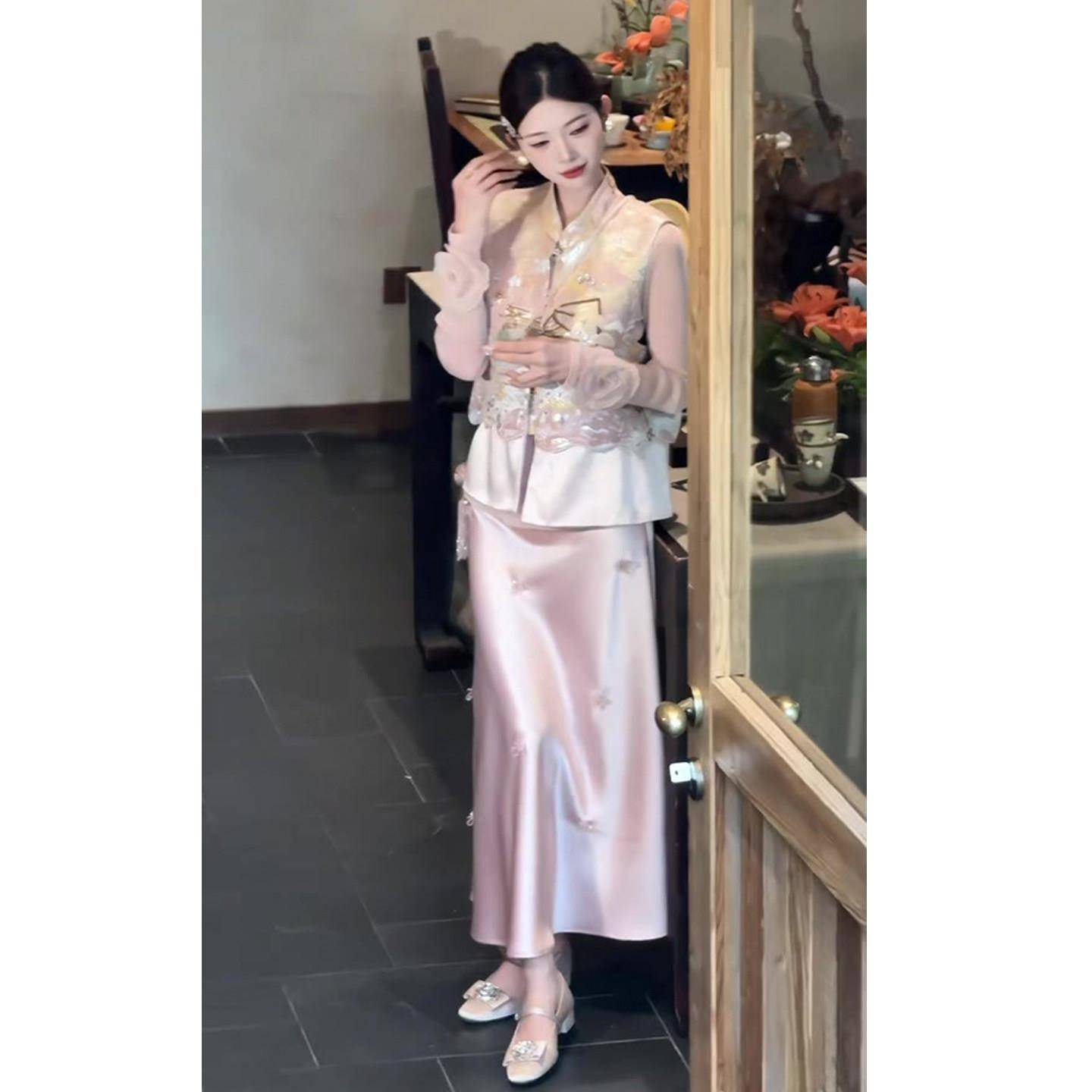 极速温柔复古国风花朵两件套女2026春季新款马甲+打底衫+半身裙两