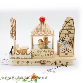 木制八音盒女生儿童生日礼物木质音乐盒旋转鸭子跳舞发条风车