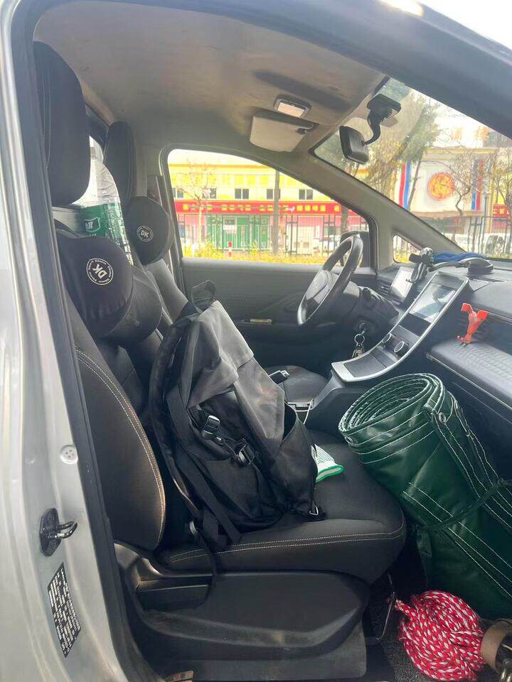 3月24日广州市24年上牌五菱菱势黄金卡轻型栏板货车网络拍卖公告