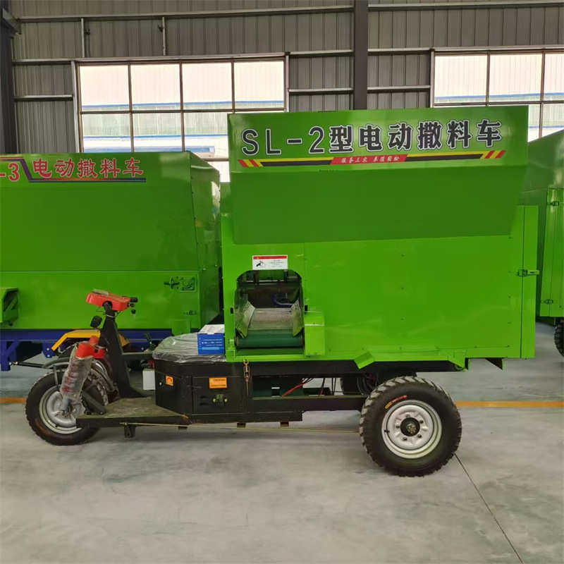 供应牛羊草料运输撒料车 多规格喂料车 青储饲喂料车,机械设备,农业机械/园林设备/畜牧设备,淘宝优惠券,粉丝福利购,淘宝优惠卷