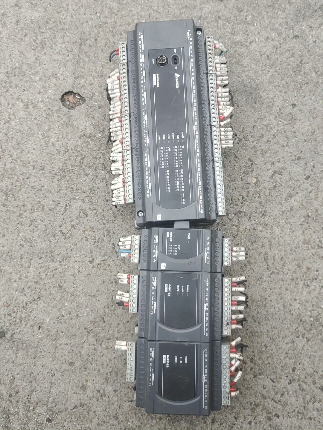 二手 台达 DVP60ES200R一个表面有划痕