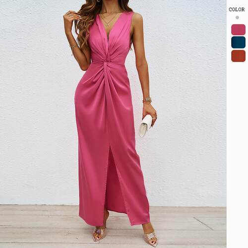 Women's sleeveless collar slit dress