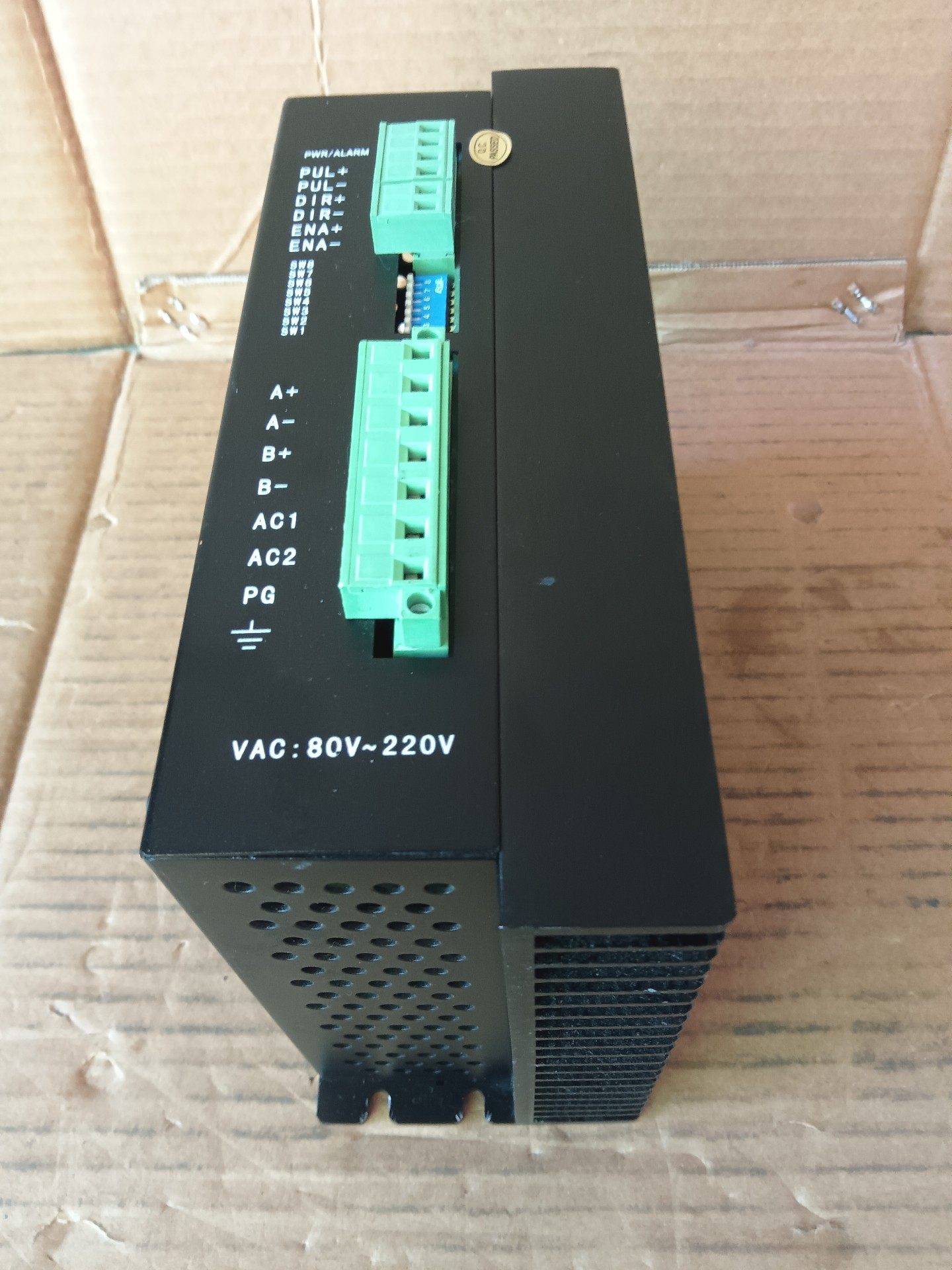 110一130步进驱动器：型号2MA2282，电压80~22