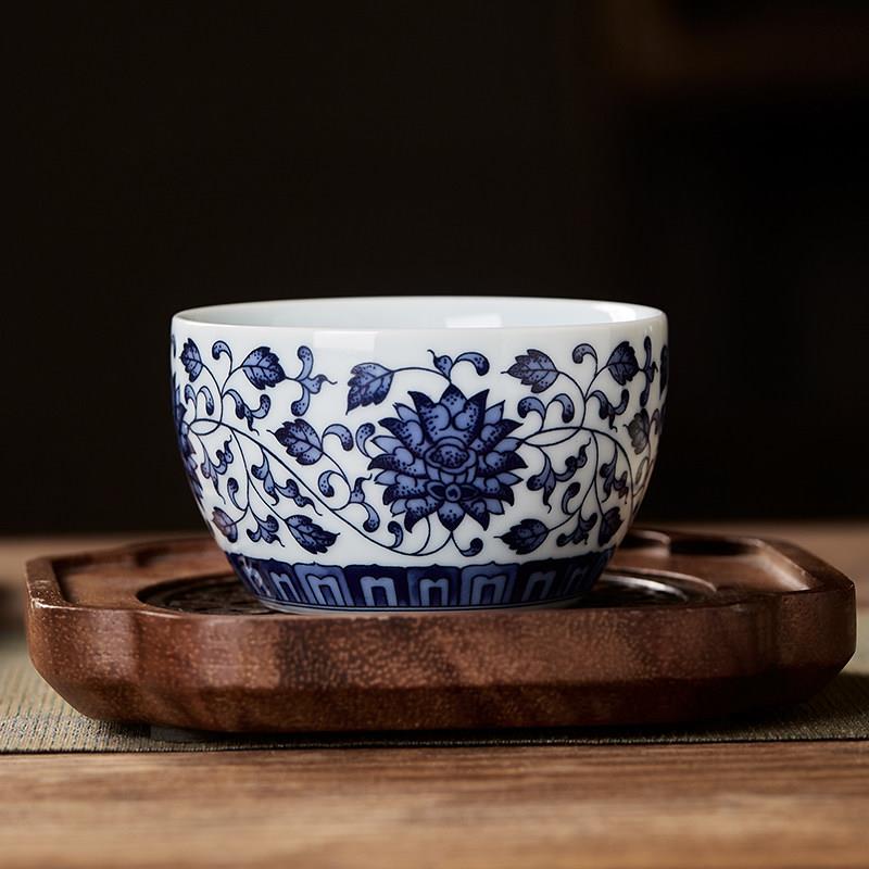 主人杯单杯品茗杯茶杯中式复古陶瓷杯子景德镇青花瓷缠枝莲卧足杯