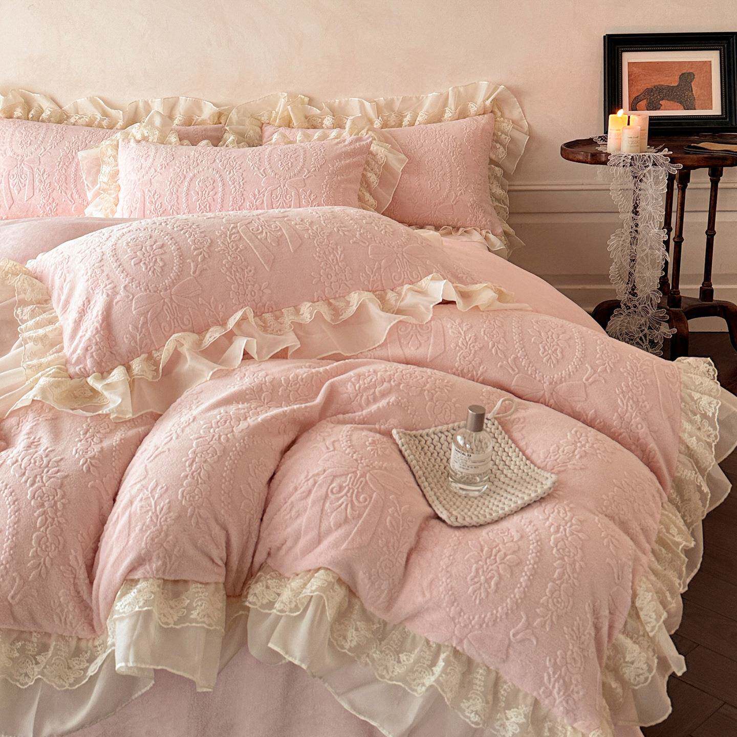 法式雕花加厚牛奶床盖四件套冬季双面绒保暖花边珊瑚被套蕾丝床单