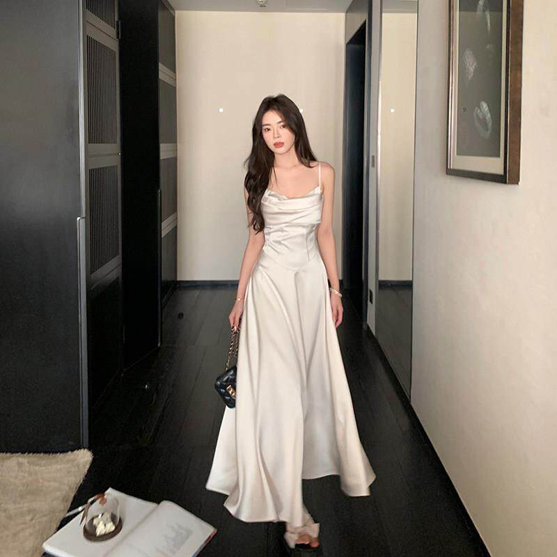 但你butyou 白色吊带洋装新款缎面显瘦收腰轻奢高级感订婚礼