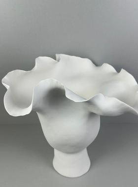 现陶代简约33白色瓷装不则卷边花器花瓶摆件规样板房客厅玄关软饰