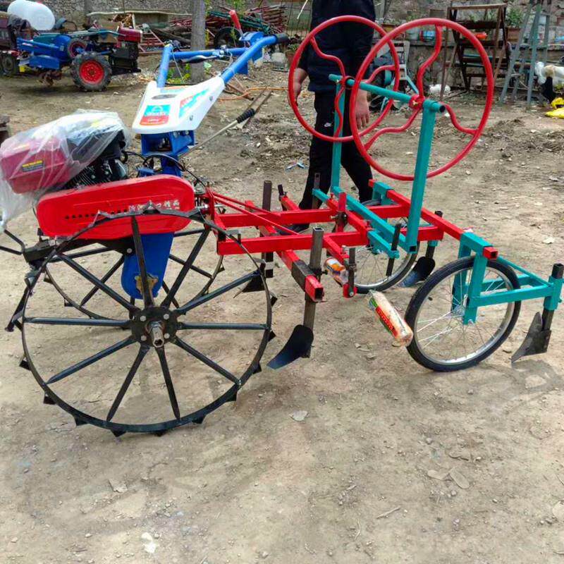 农用喷地膜机 宽度可调农用铺膜机 小型花生种植铺地膜机厂家