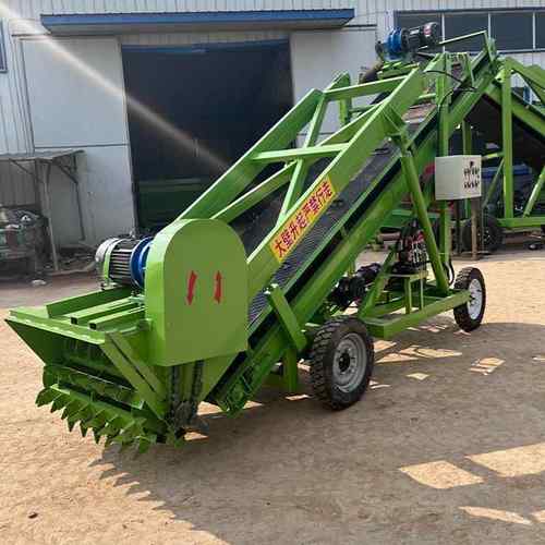 4米动扒草机图片牧电青草刮料机工作视频RPB贮取料移动方机便