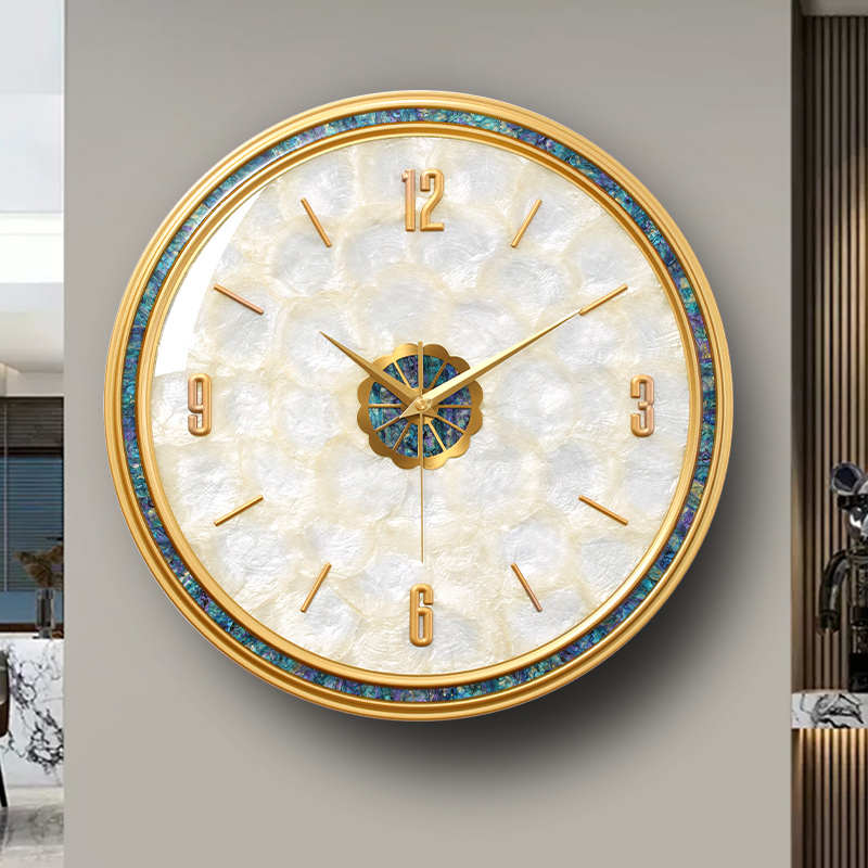 T^轻奢黄铜挂钟客厅2024新款现代简约静音时钟大气圆形装饰表挂墙
