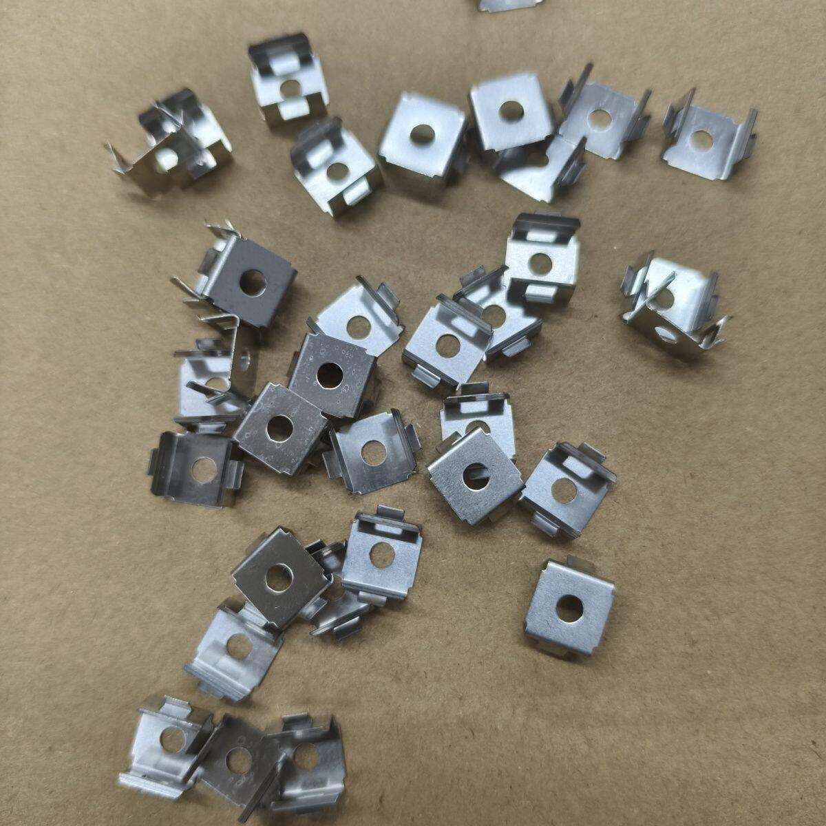 1010新款免钉嵌入式专用卡扣LED灯条固定卡扣嵌入式不锈钢卡扣
