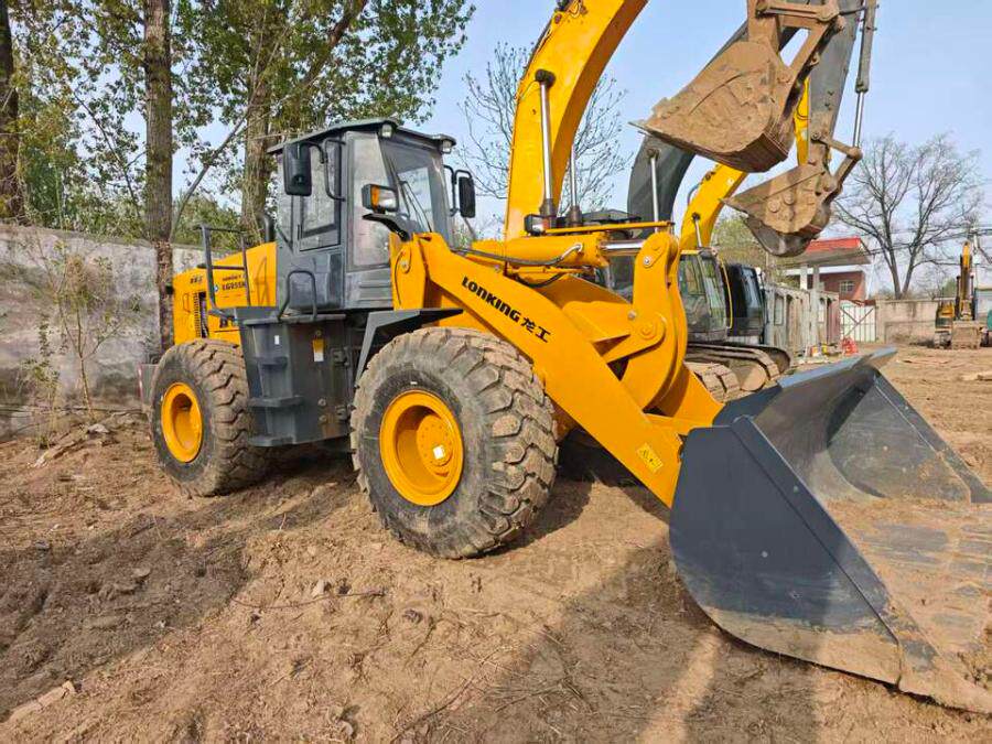 4月22日北京资产处置龙工855装载机网络拍卖公告