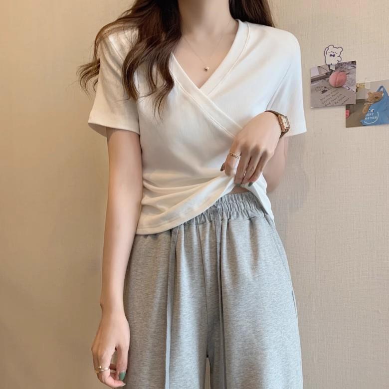 2025夏季新款爆款正肩小个子短袖t恤女设计感小众显瘦v领交叉上衣