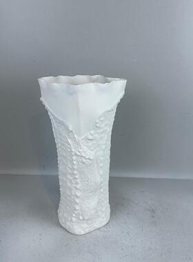 现代简约手工白色陶瓷摆件花器家居艺术设计软装桌面客厅酒店样板