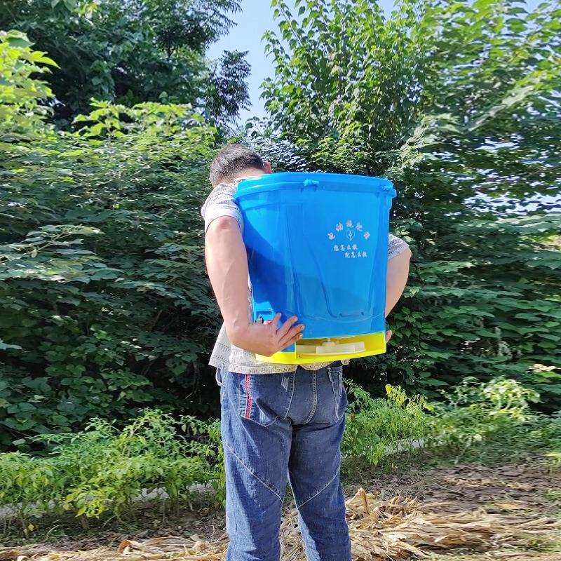 多功能电动撒肥机 洒化肥神器追肥投料机 背负式农用电动施肥器