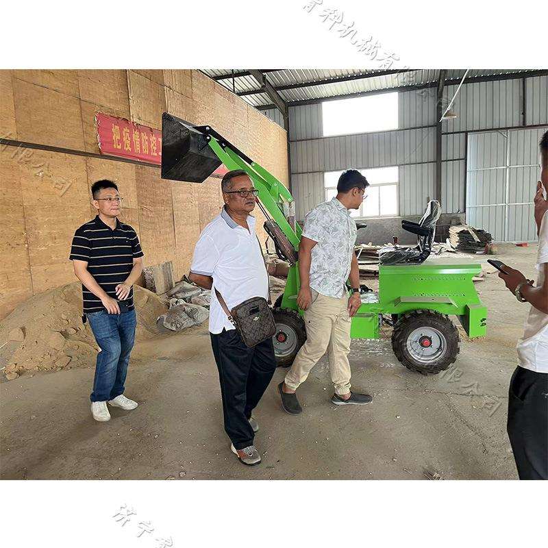 农用园林四驱电动装载机 小型电动小铲车 建设工程土石方搬运车