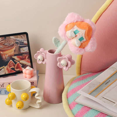小简约办公桌摆件美花瓶宿装饰民清新家居电视柜客房陶瓷贝汉干花