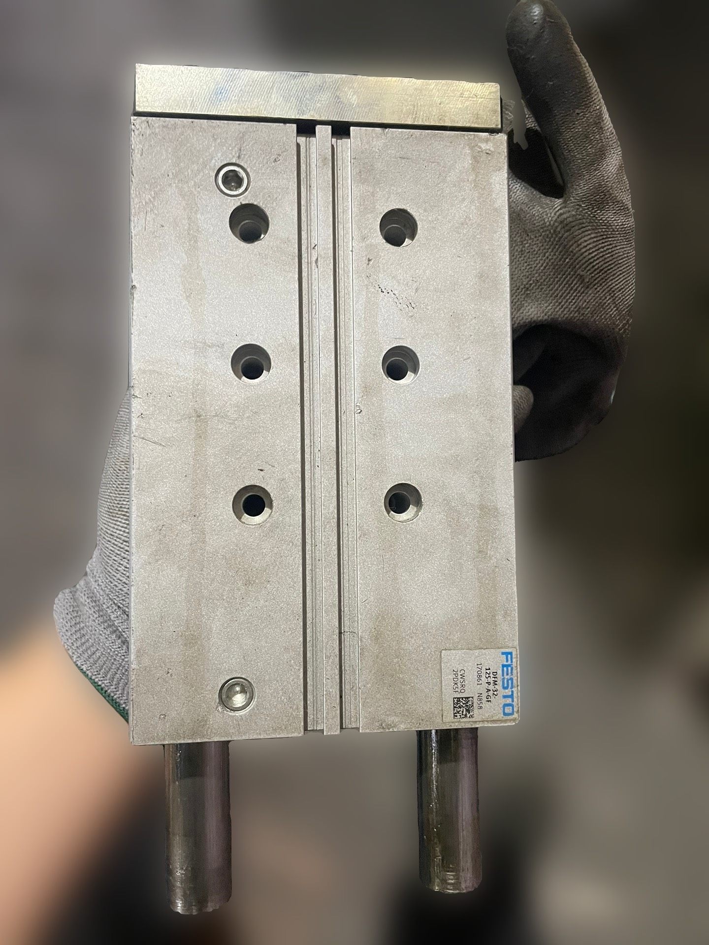 festo170861，滑台气缸，拆机的，功能没问题，使用时