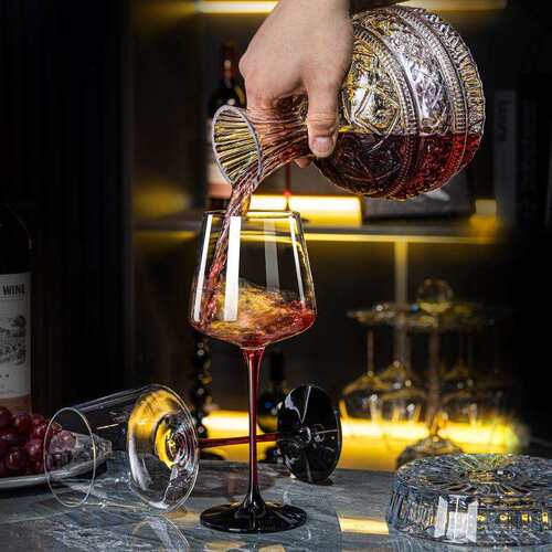 高档红领结红酒杯套装家用轻奢高颜值勃艮第水晶高脚杯旋转醒酒器