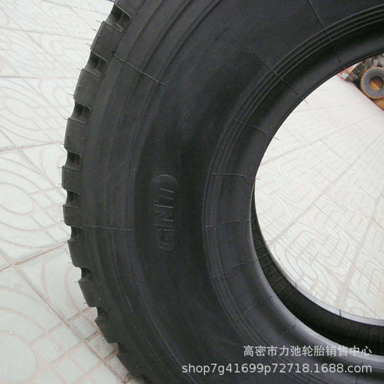 1100r20汽车轮胎钢丝胎大载防刺扎抗压厂家现货矿山轮胎1100R20